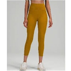 Lululemon Athletica | High Rise Crop Legging Size 6